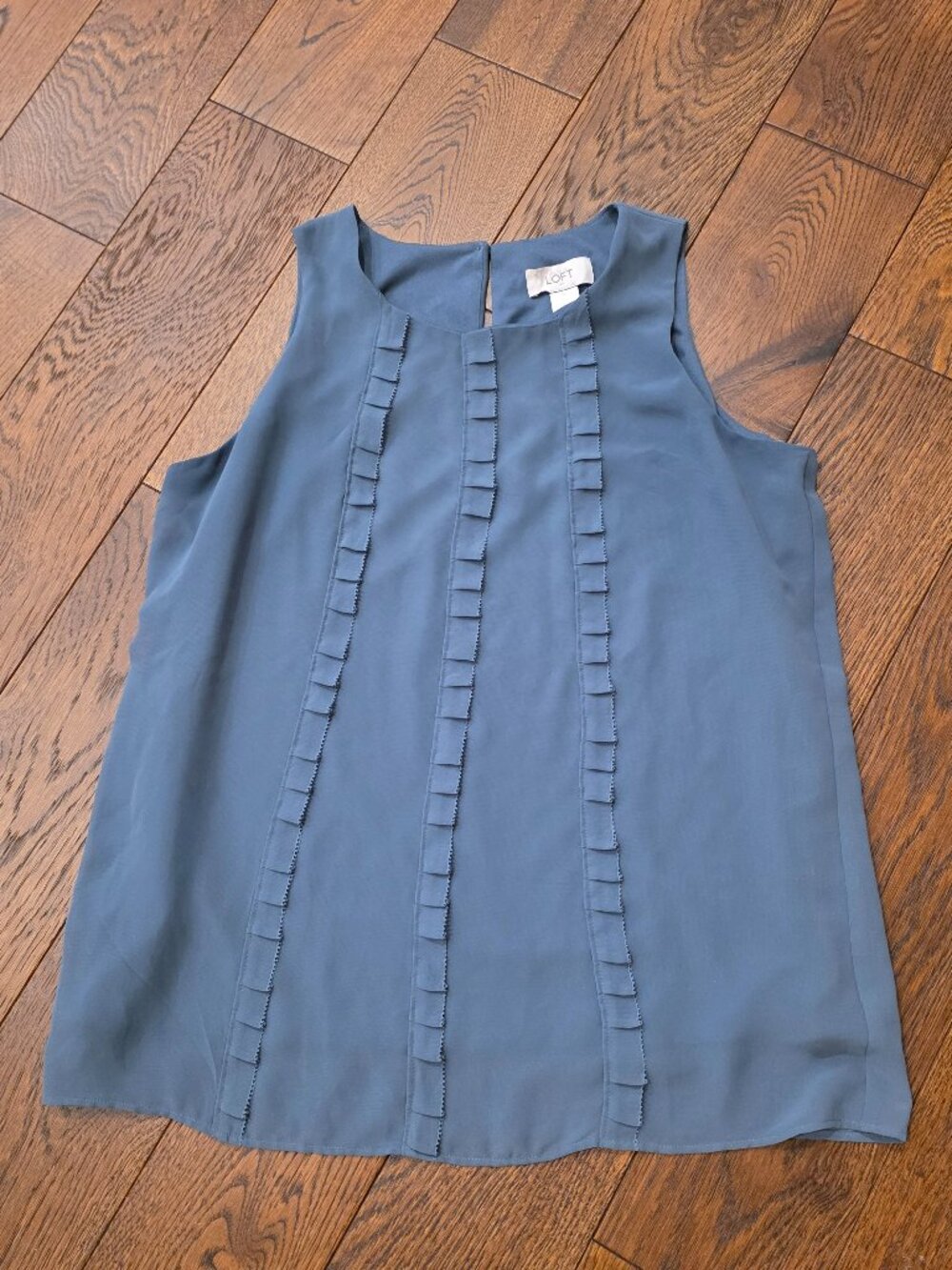 Loft sleeveless blouse